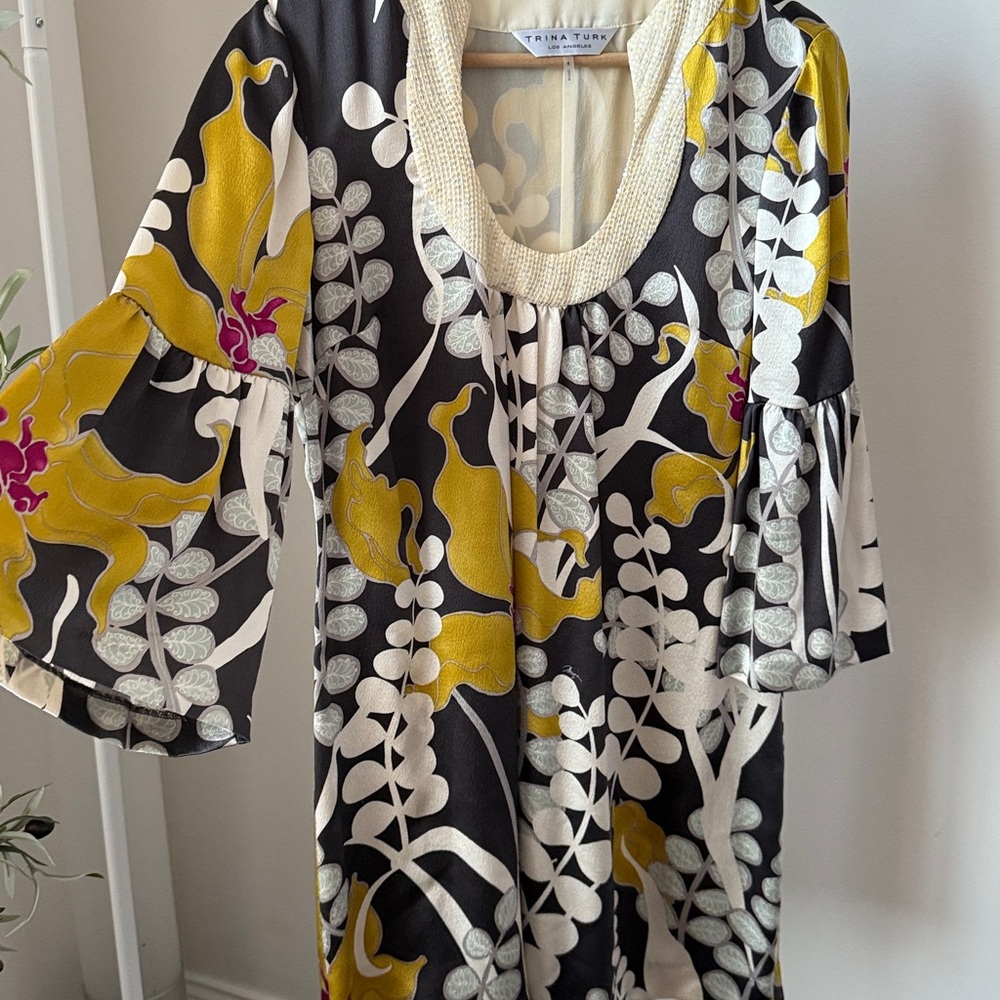 Trina Turk Bonita Silk Dress with Bell Sleeves & Sequin Neckline – Size 4 - Picture 6 of 13